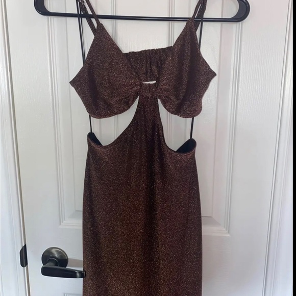 DYNAMITE Cut Out Midi Dress - Picture 2 of 2